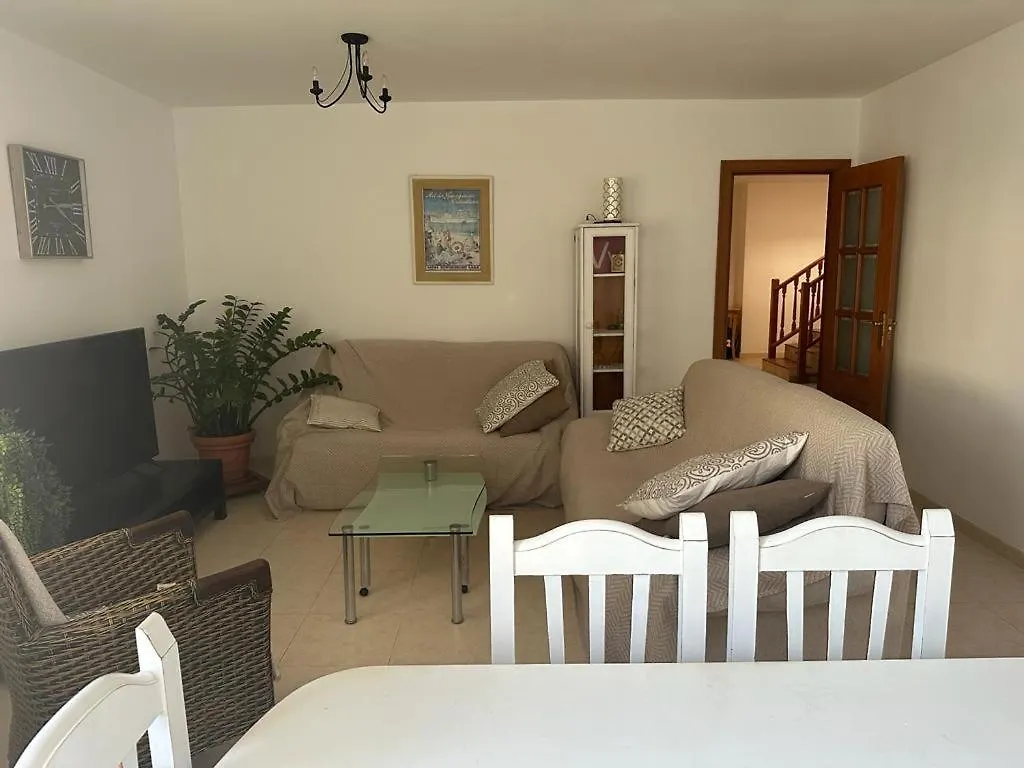 Punta Del Isla - 3 Bed Apartment With Amazing Roof Terrace 科拉雷侯 0*,  西班牙